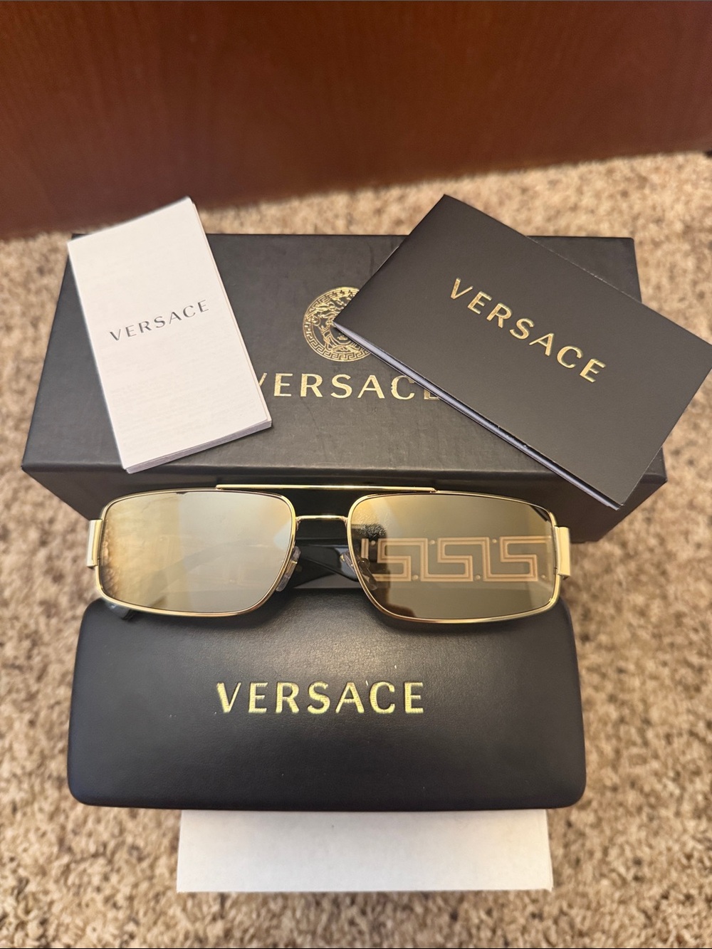 New MENS or WOMENS Versace Gold Greco Frame Sunglasses. Gradient green lense